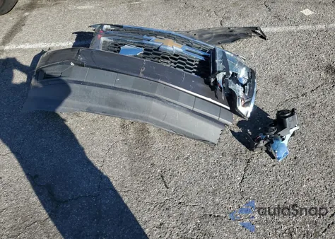 2018 Chevrolet Suburban K1500 Lt z USA, uszkodzony, nr VIN 1GNSKHKC2JR206448